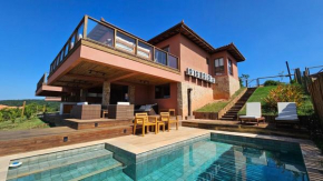 Casa de Luxo com Piscina e Vista Panorâmica em Búzios